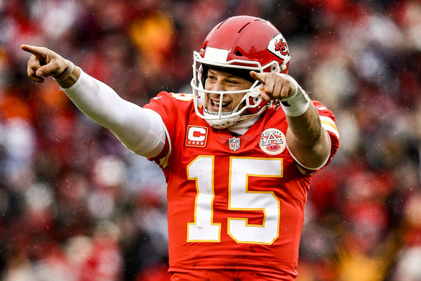 You are currently viewing Patrick Mahomes named 2018-19 NFL MVP & OPOY